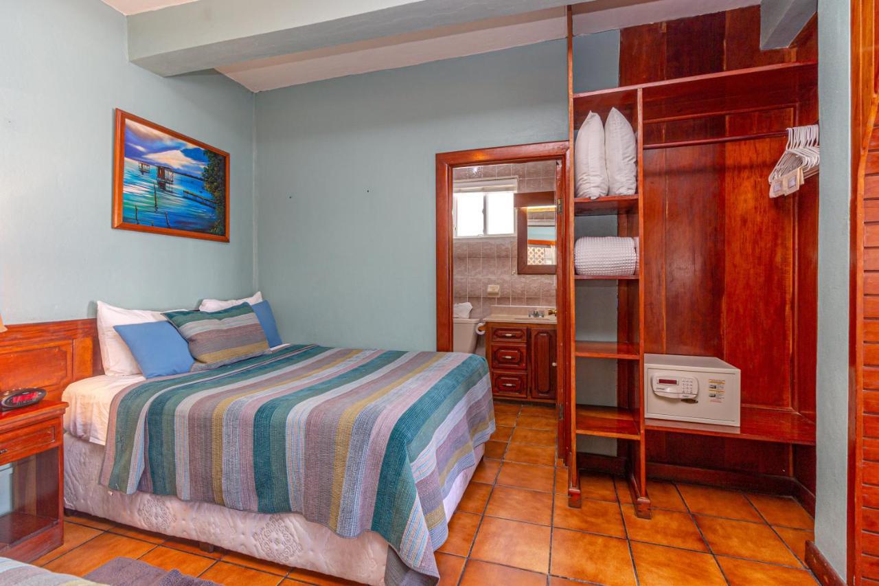 סן פדרו Blue Tang Inn מראה חיצוני תמונה